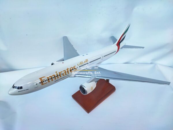 B777-200 Emirates Airlines A6-EME - Image 23